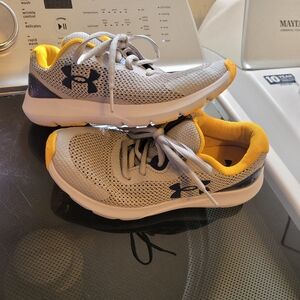 Under Armour Kids Sneakers in Gray and Yellow